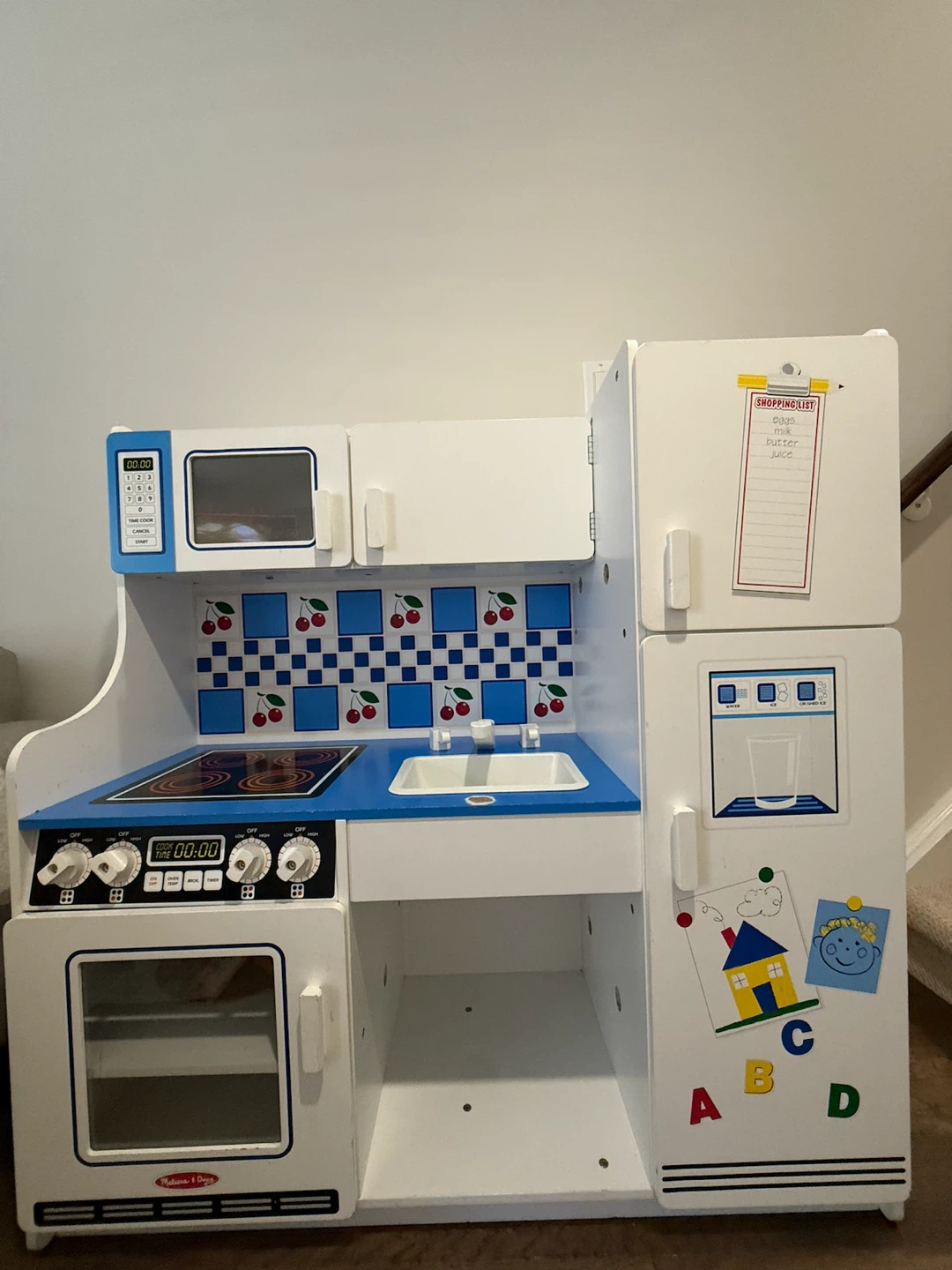 Melissa & Doug Deluxe Kitchen Play Center