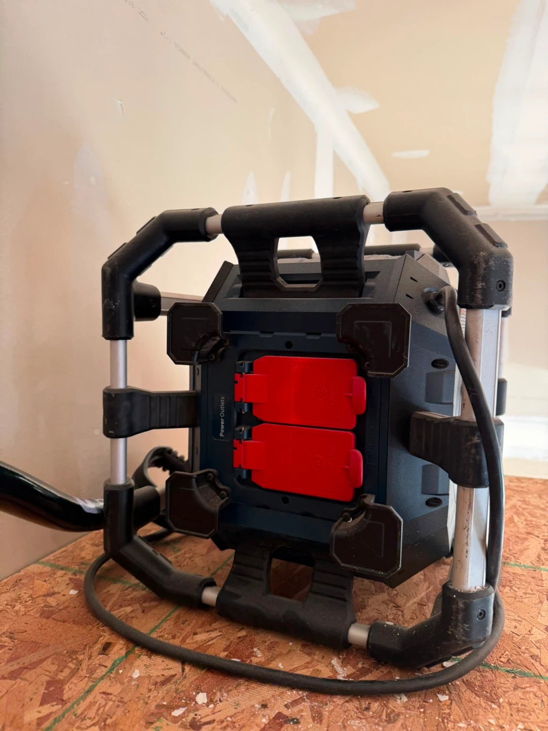 Bosch Power Box Jobsite Radio & Charger - photo 2