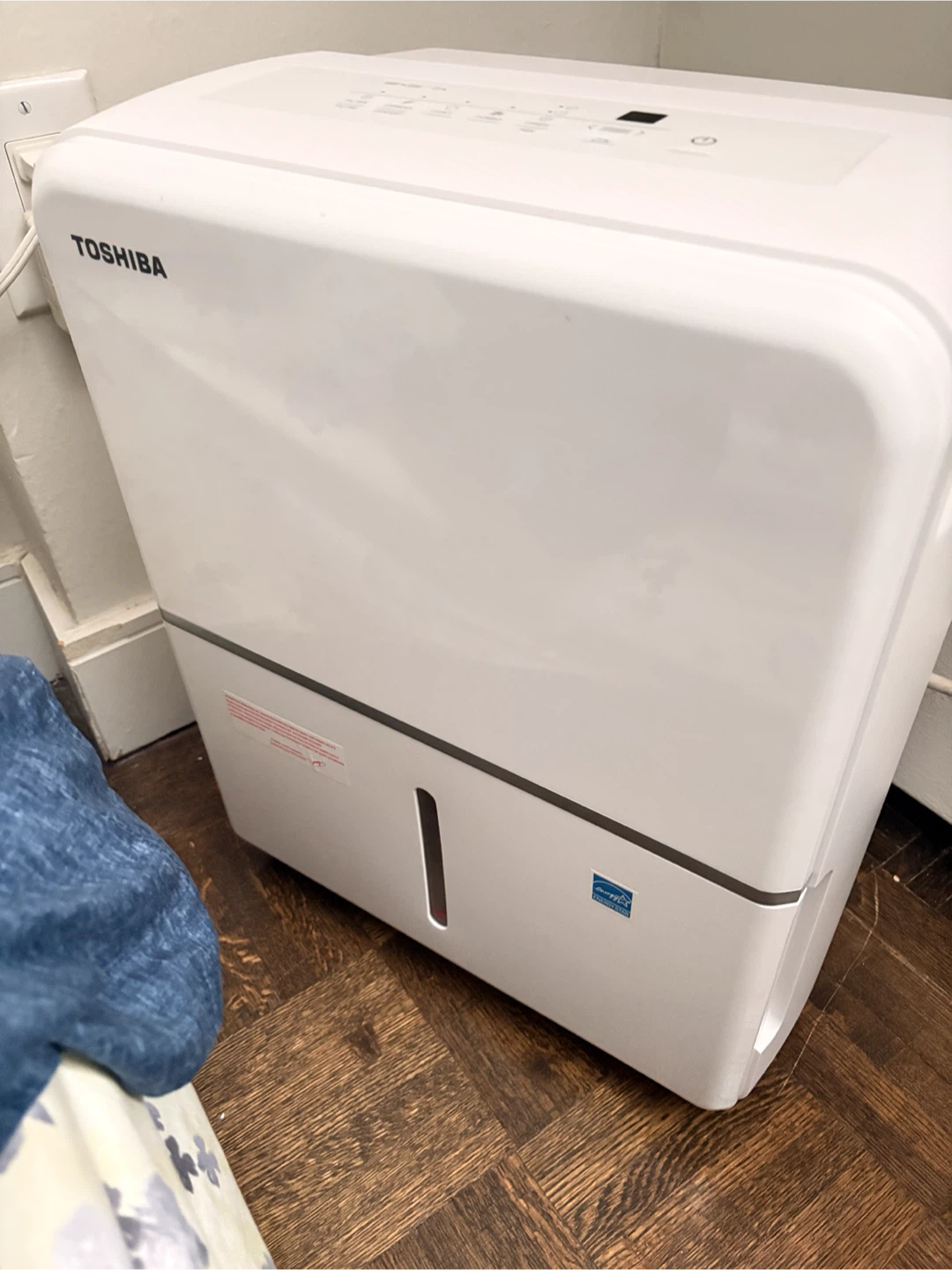 Toshiba 30 Pint Dehumidifier - photo 4