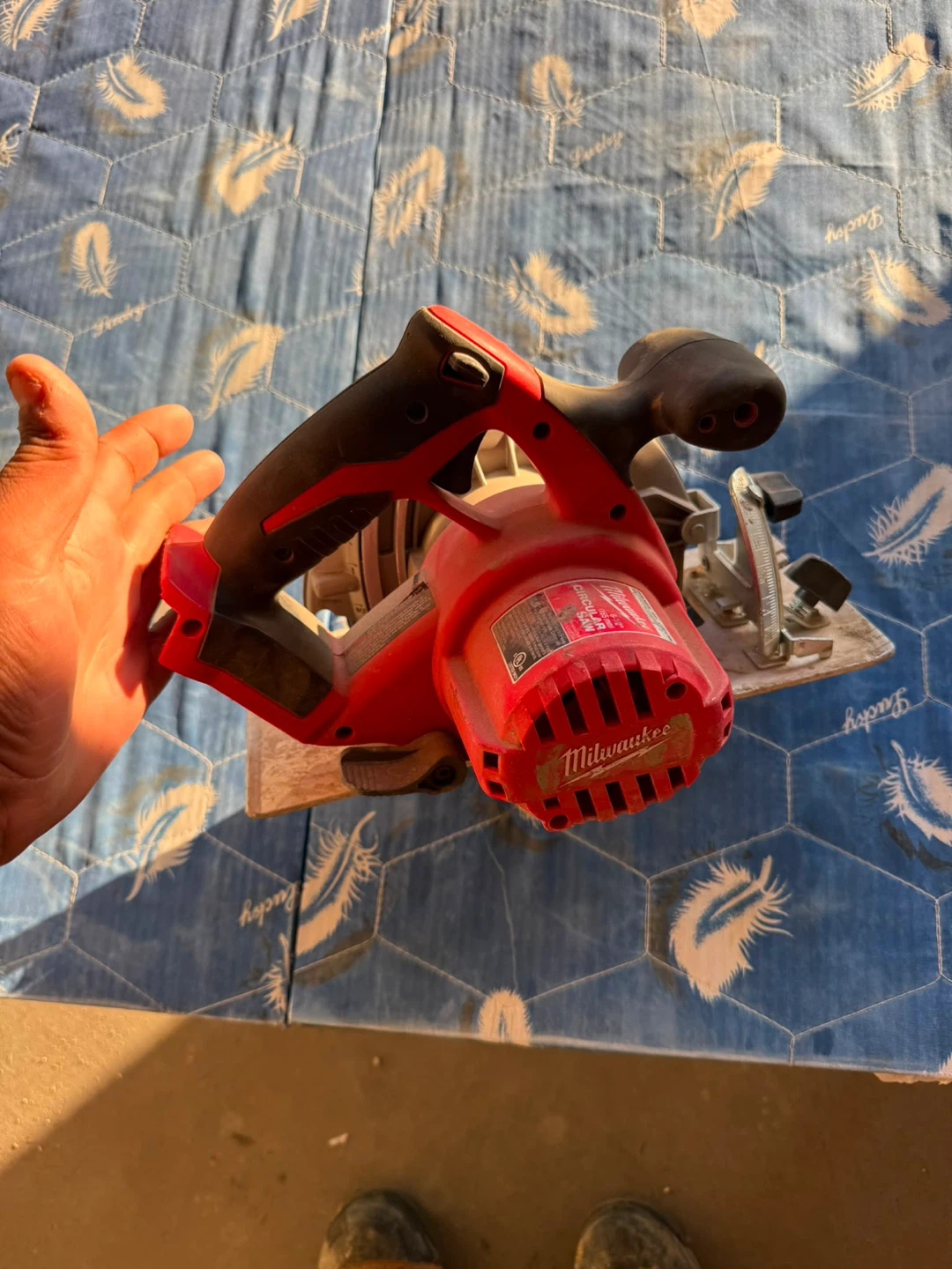 Milwaukee M18 Cordless Circular Saw - photo 2