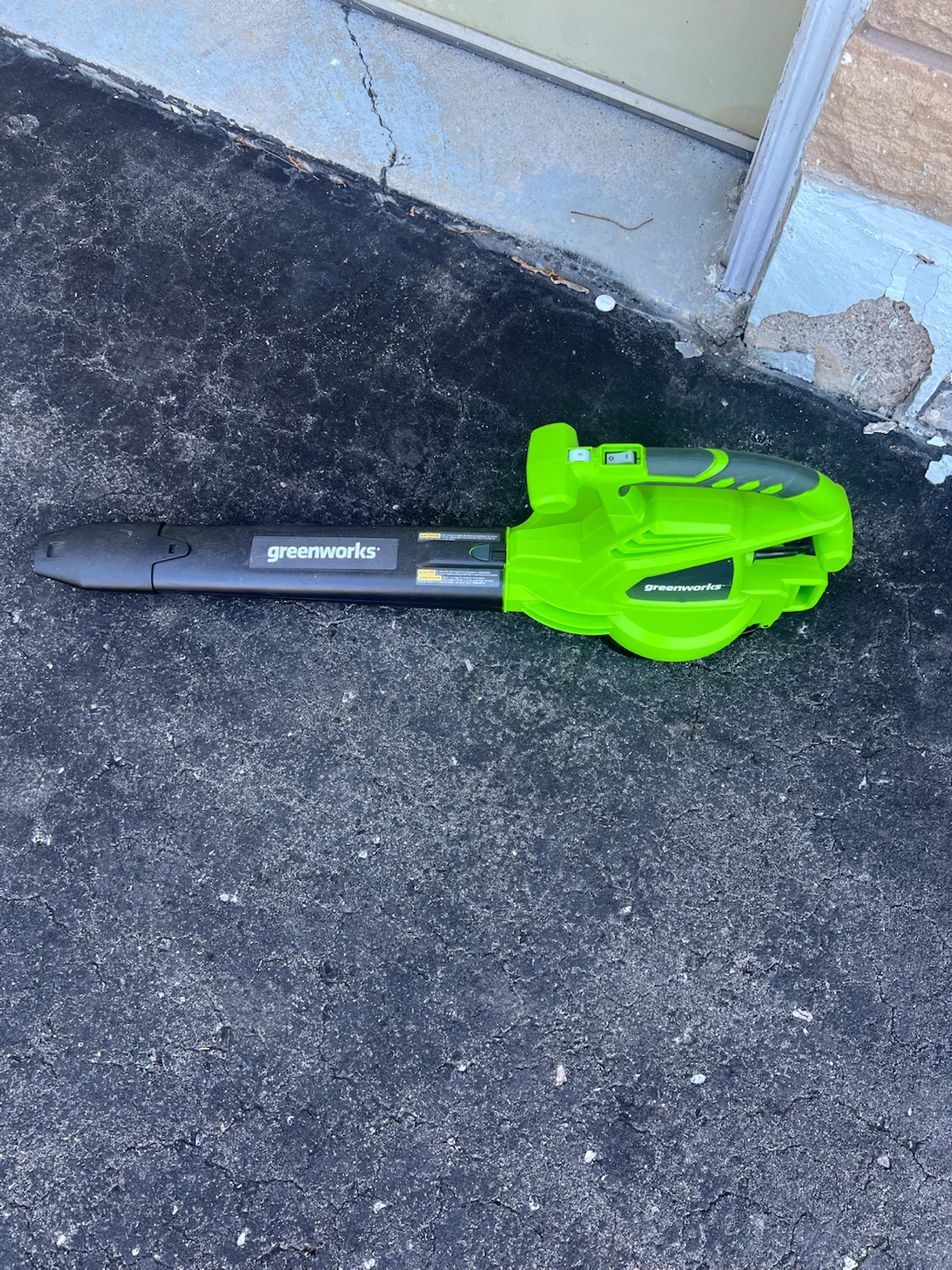 Greenworks Electric Leaf Blower(fairly new) - photo 2