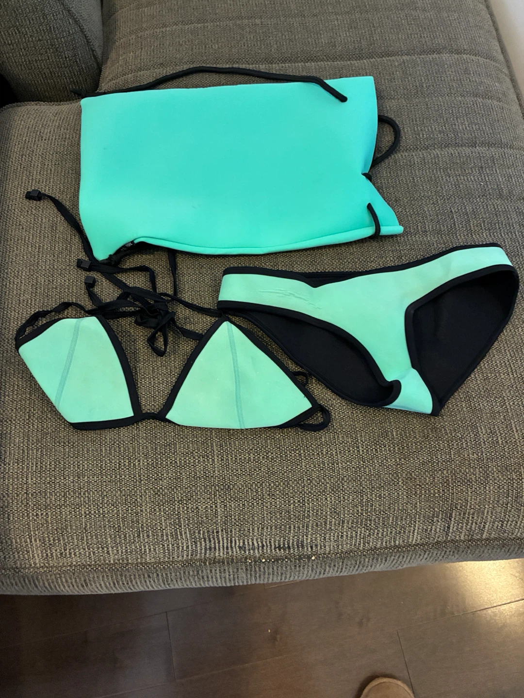 TRIANGL Bikini Set - Small bottom & Medium top