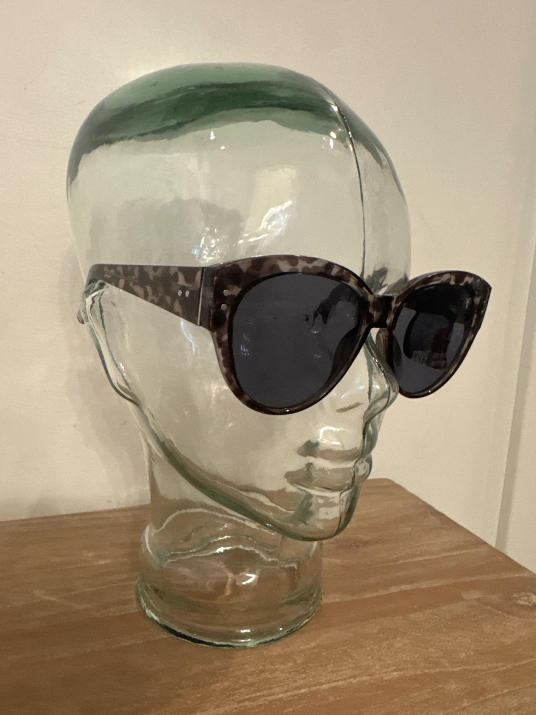 FRYE “NEW’” TORTOISE SHELL DESIGN SUNGLASSES - photo 3