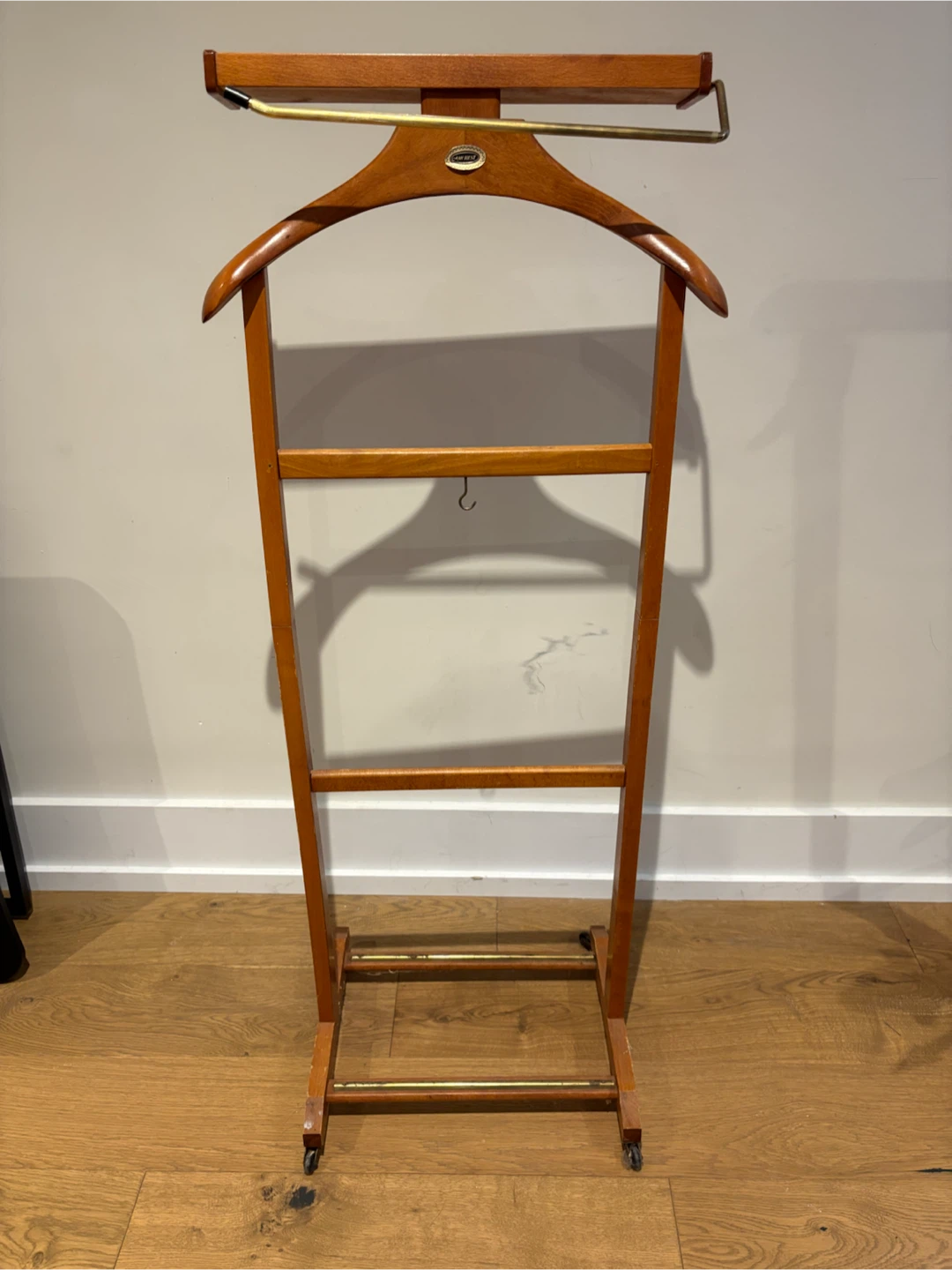 Wooden Valet Stand with Hanger Bar