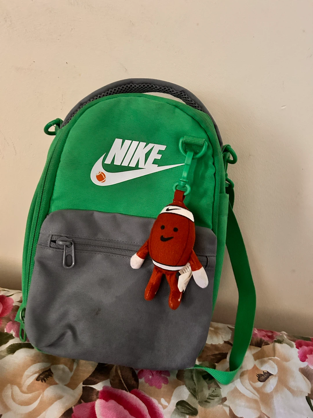Nike Green & Grey Small Bag with Keychain