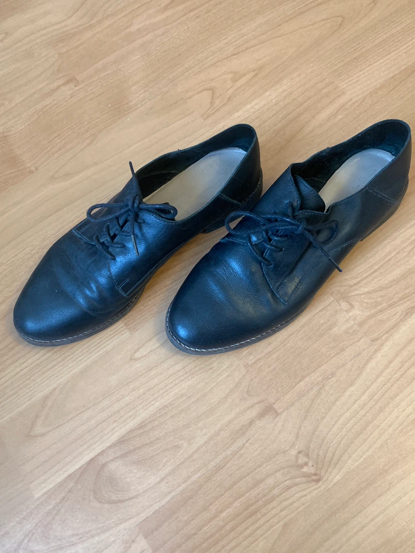 Black Leather Lace-Up Shoes