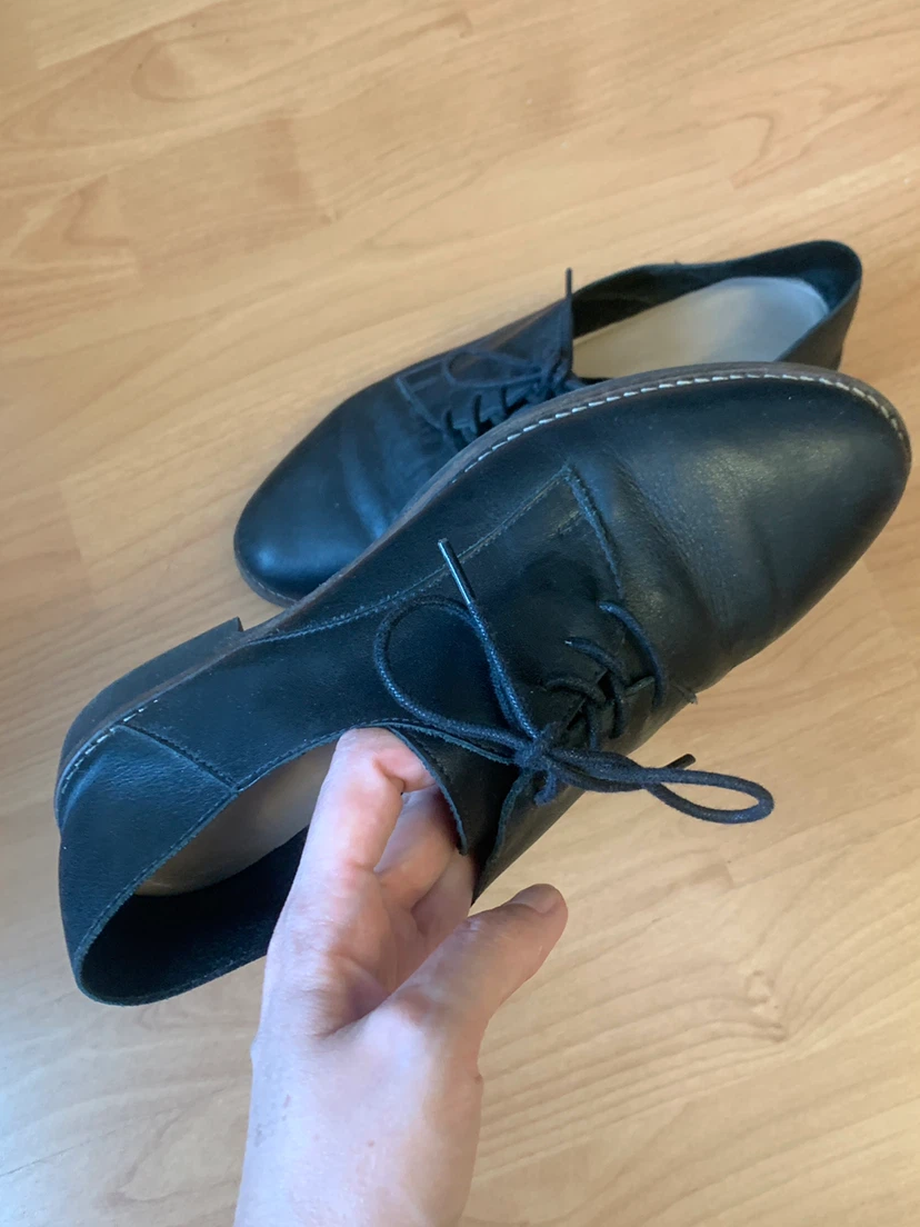 Black Leather Lace-Up Shoes - photo 2