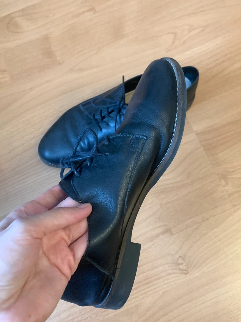 Black Leather Lace-Up Shoes - photo 3