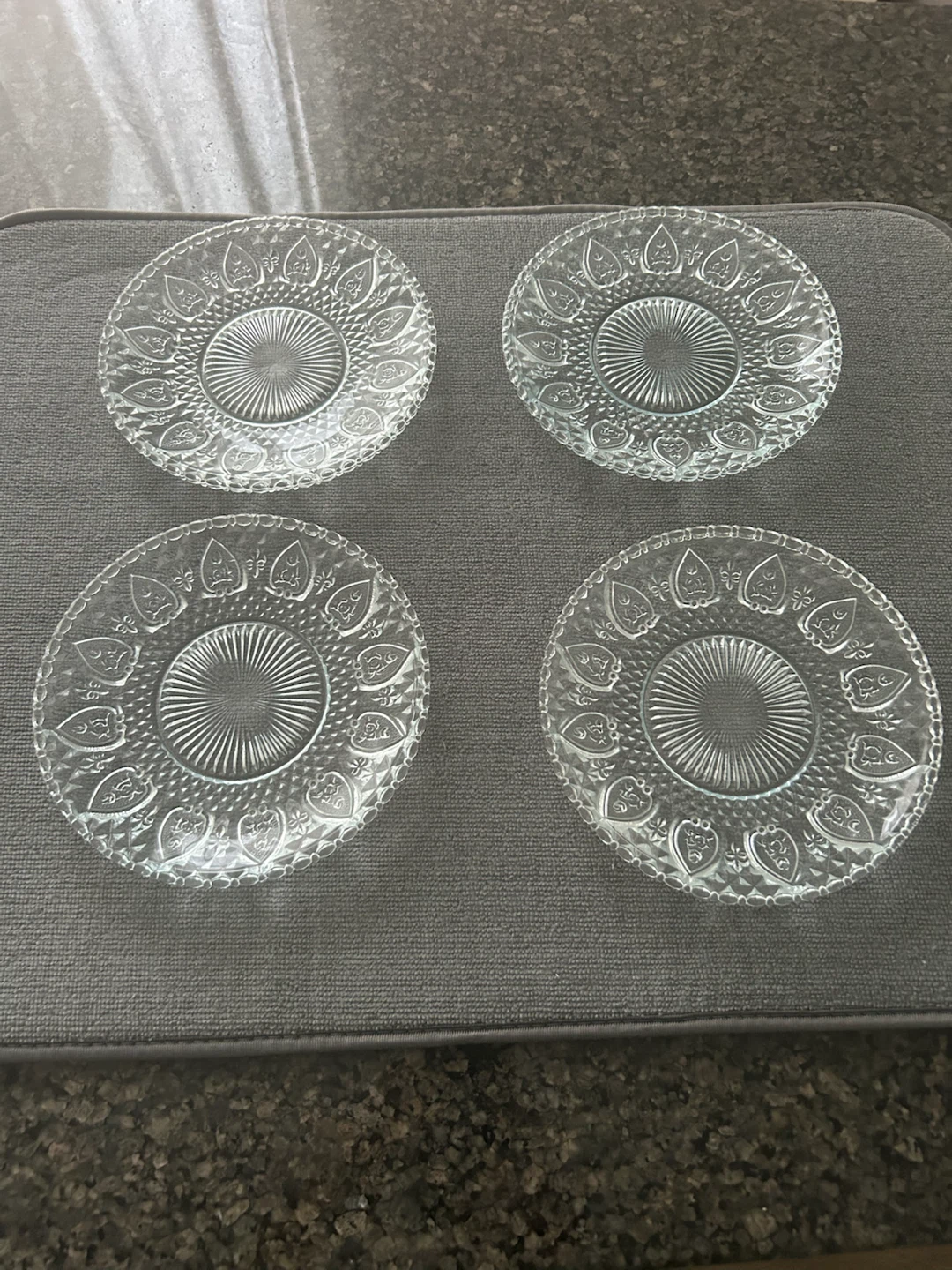 9 glasses and 4 dessert plates - all for $10 - photo 2