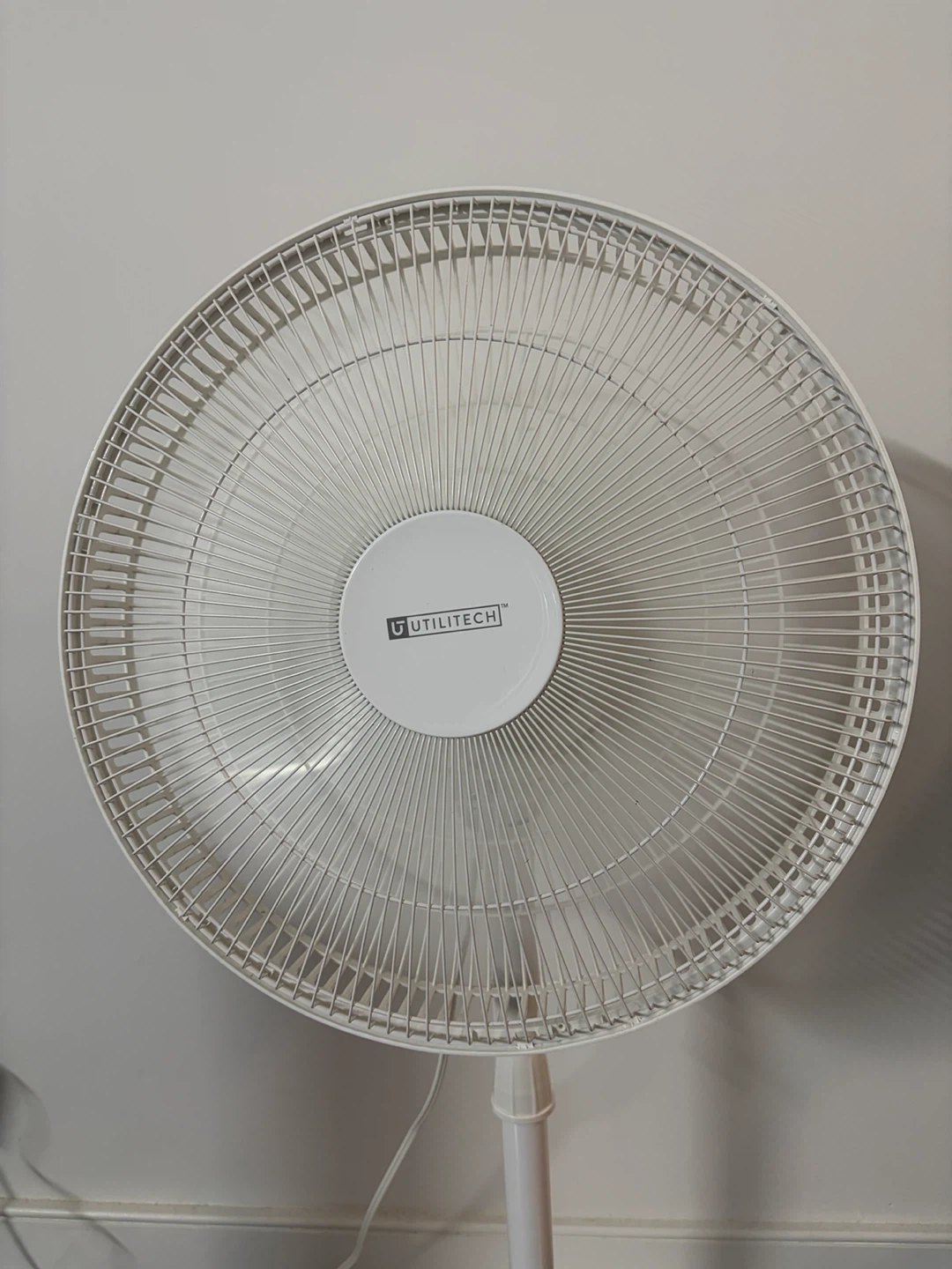 Utilitech 16-In 3-Speed White Tilting and Oscillating Stand Fan - photo 2