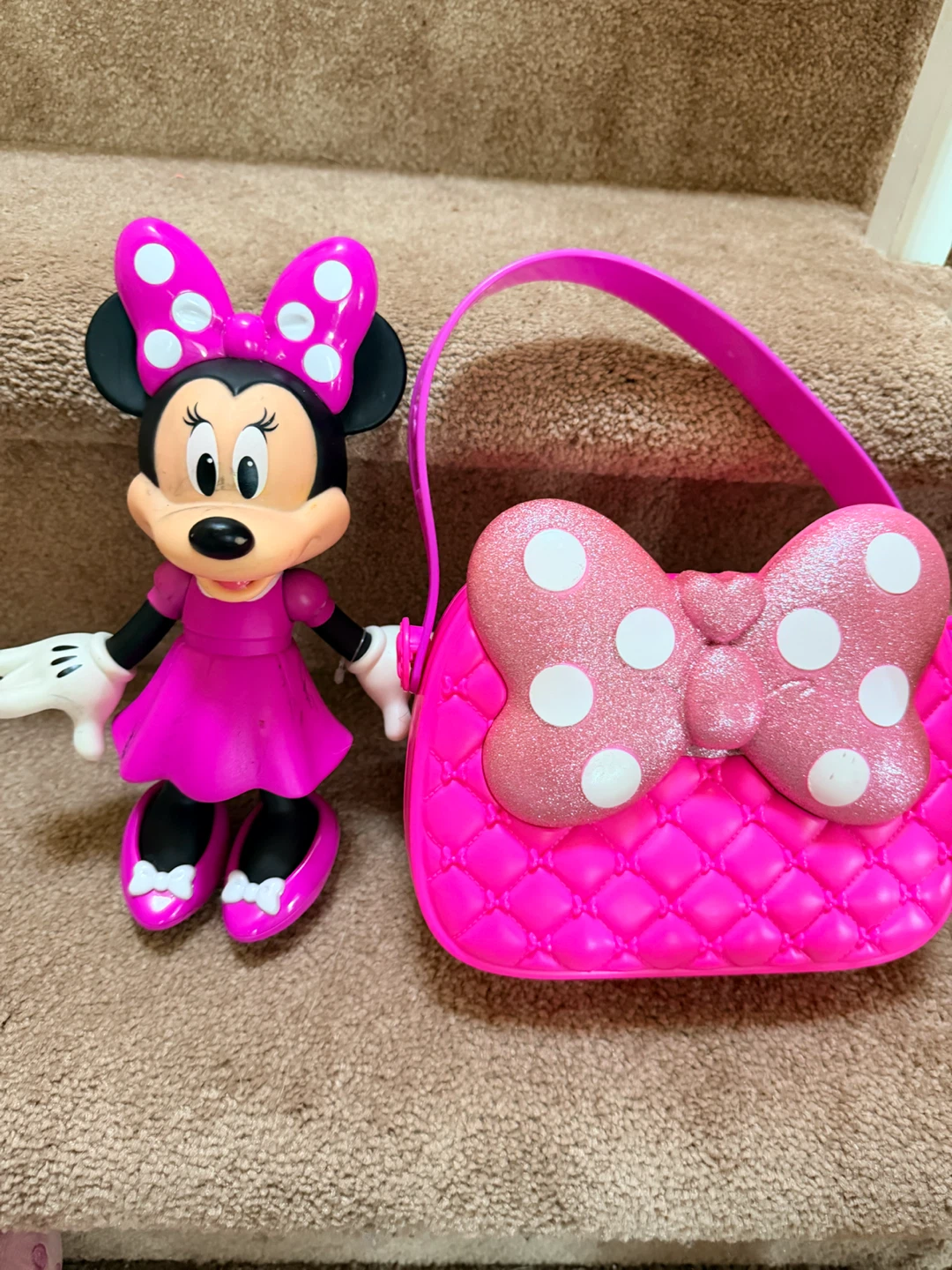 Disney Minnie Mouse Toy Figure with Purse