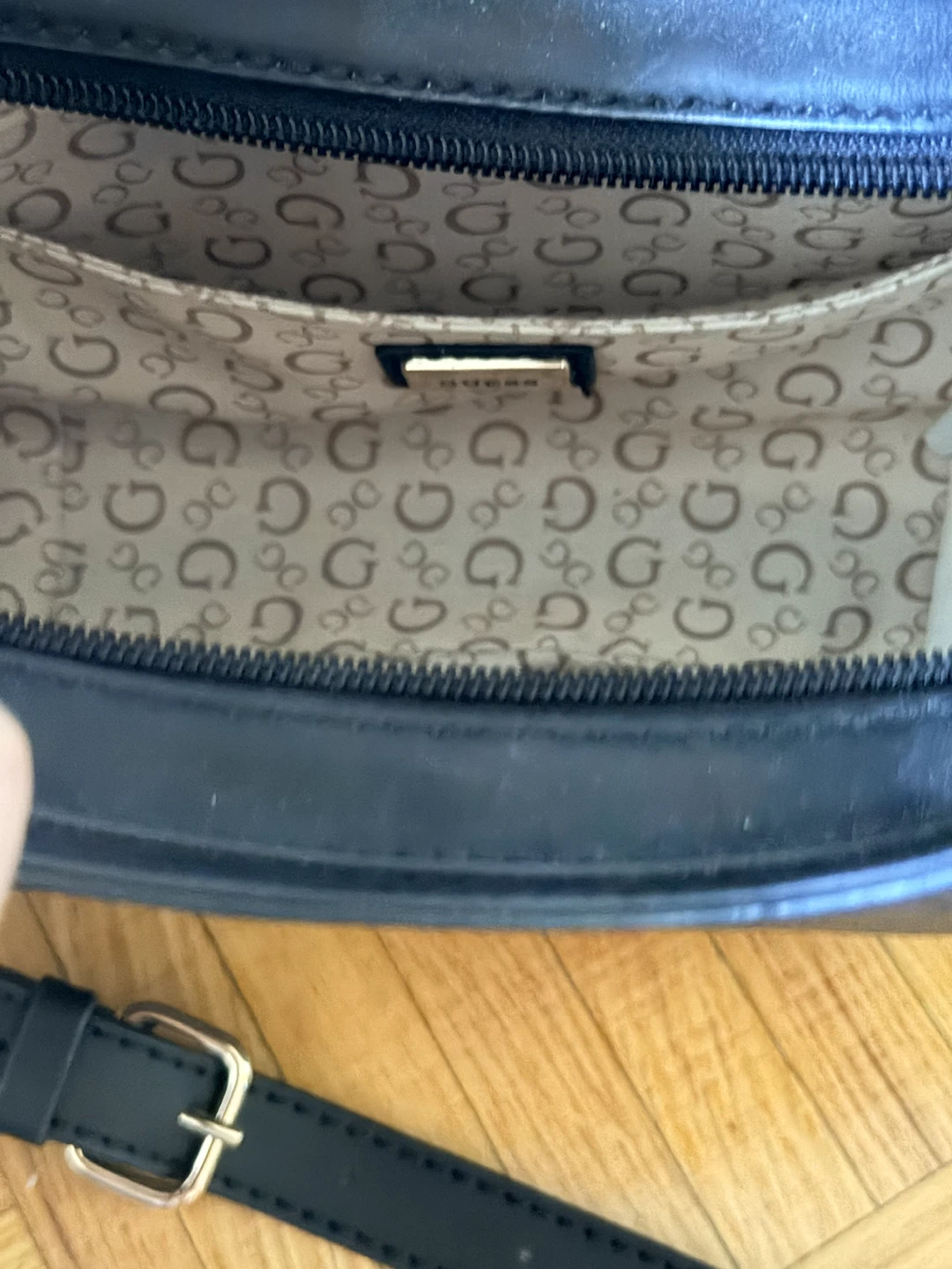 GUESS Los Angeles Black Hobo Bag - photo 3