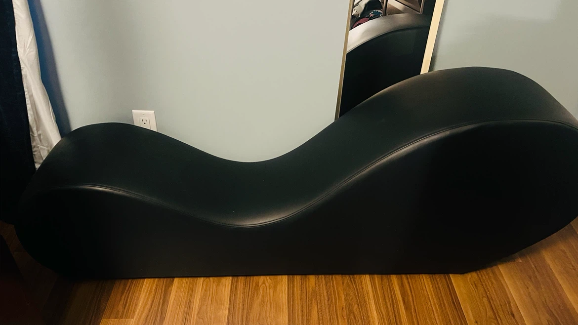 Black Lounge/yoga/tantric chair