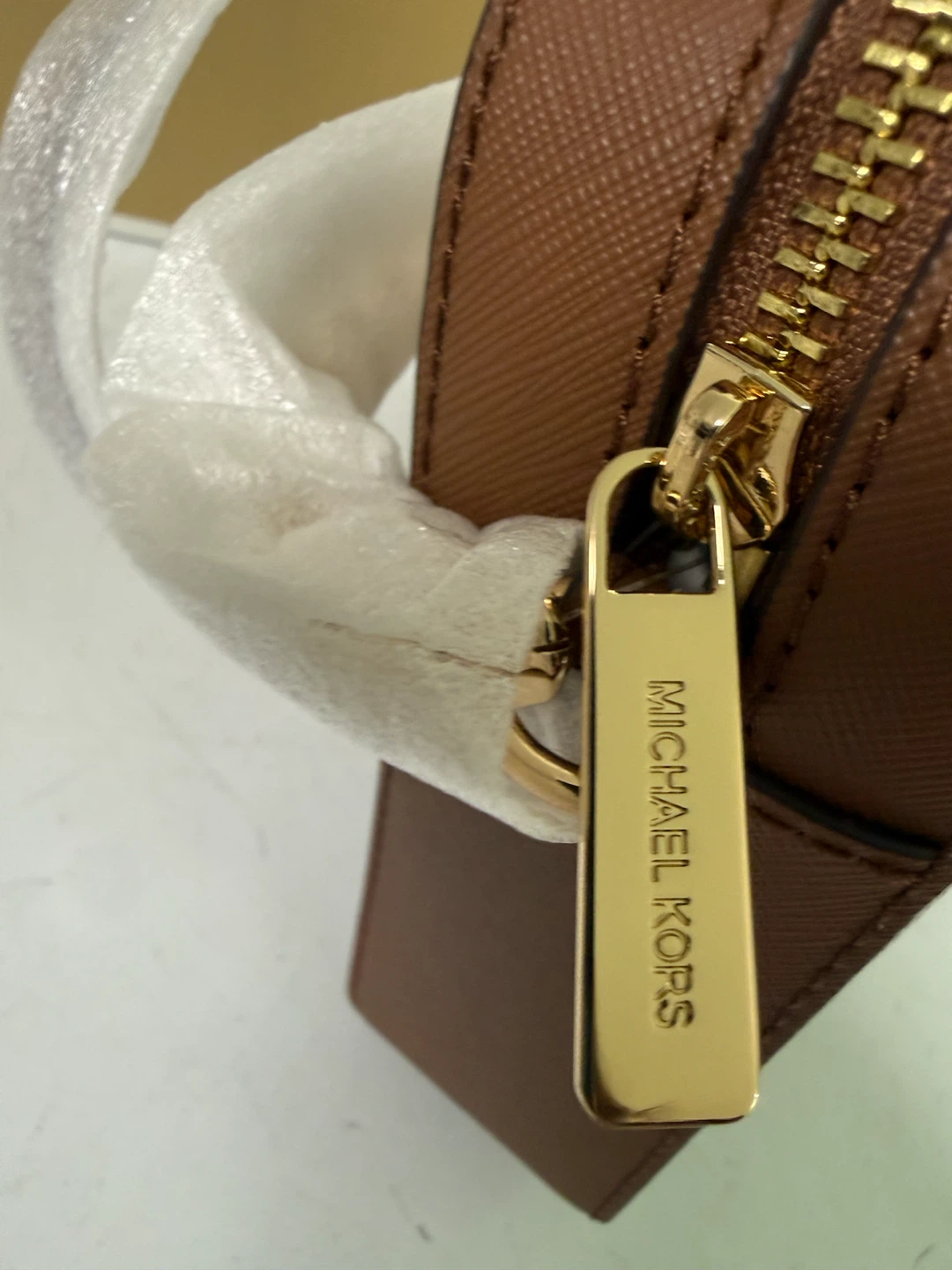 Michael Kors Jet Set Camera Bag - photo 5