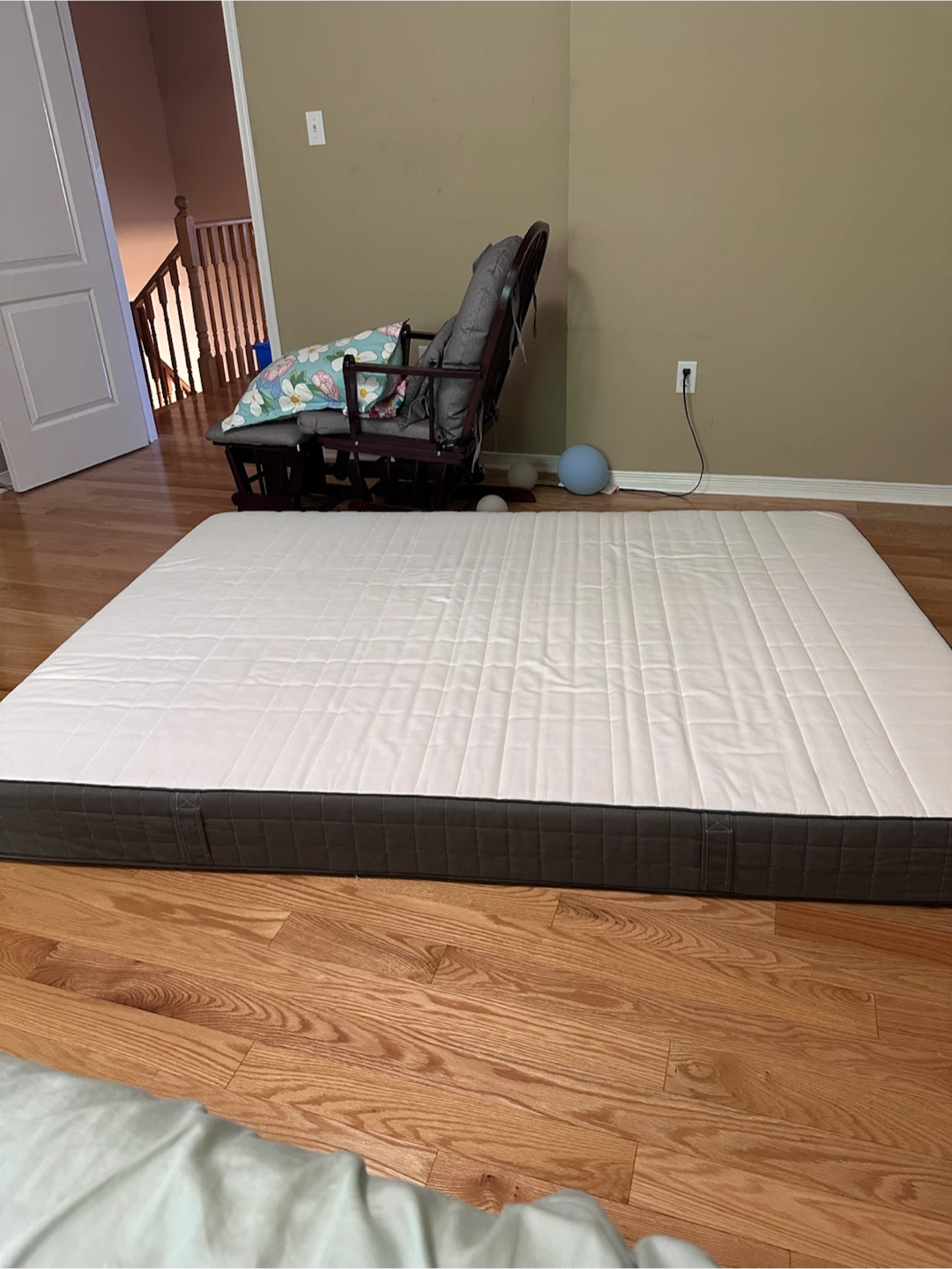 Queen Size Mattress - photo 2