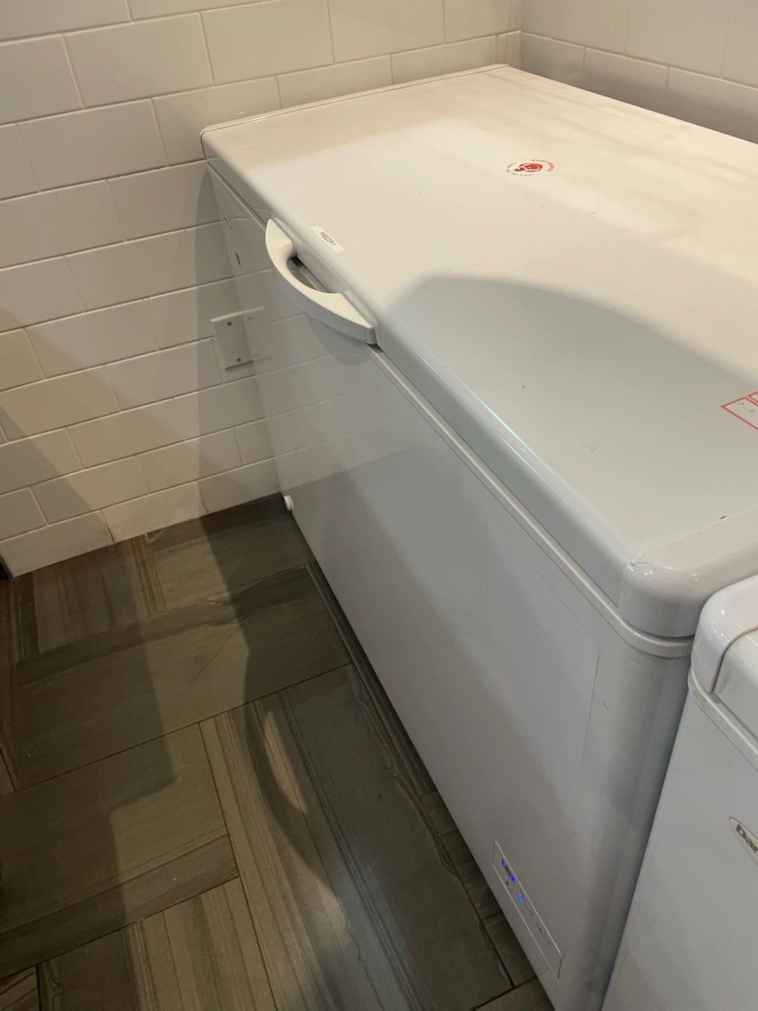 White Chest Freezer - photo 2