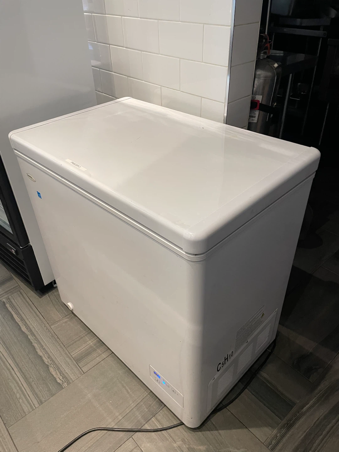 White Chest Freezer - photo 3