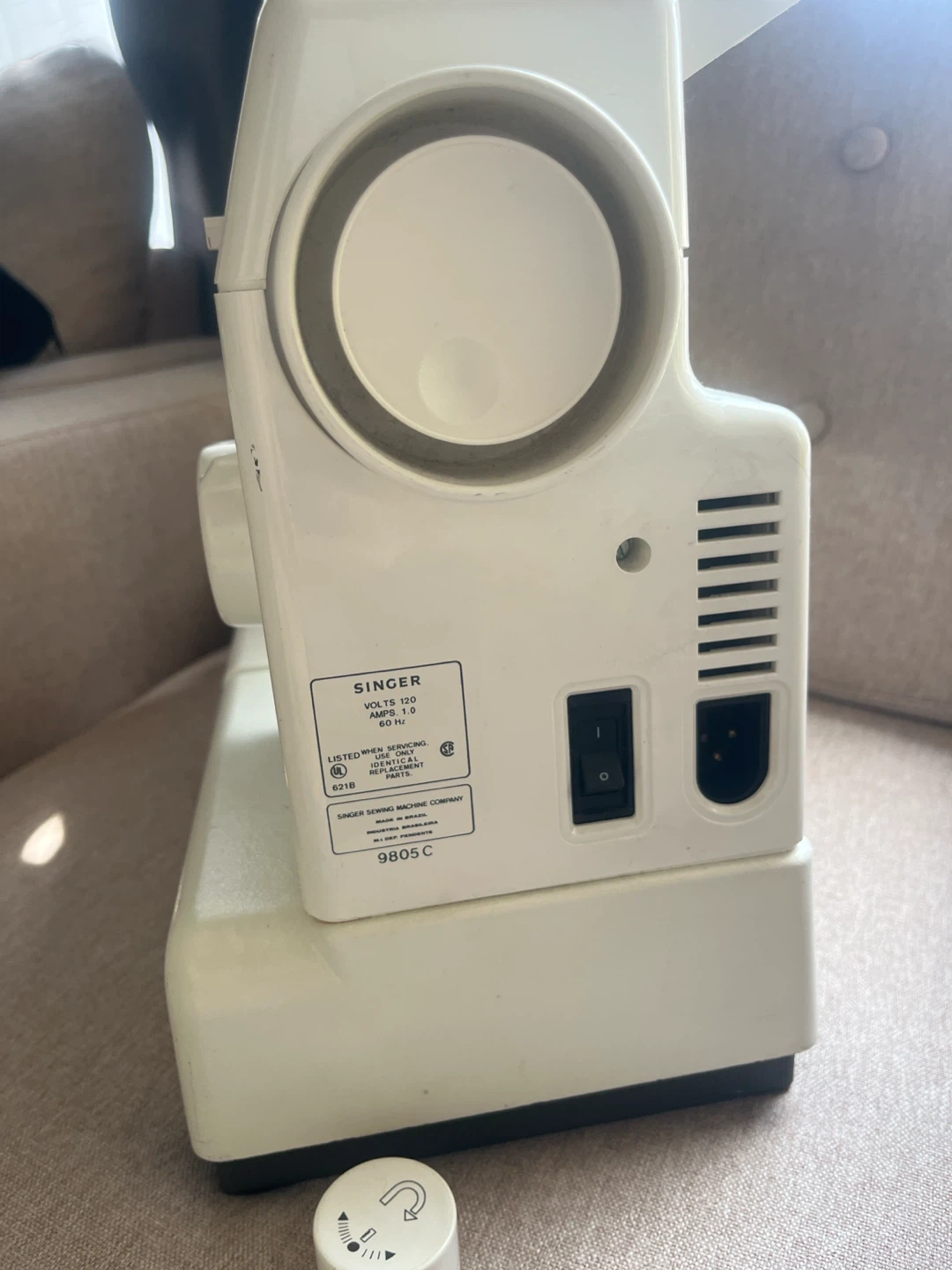 Singer 9805C Electronic Sewing Machine - photo 3