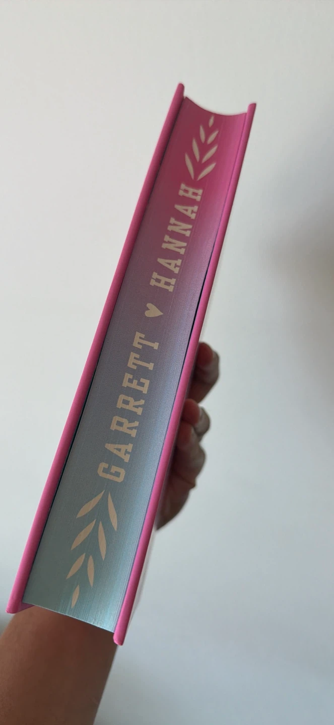 The Deal by Elle Kennedy Hardcover Special Edition - photo 2