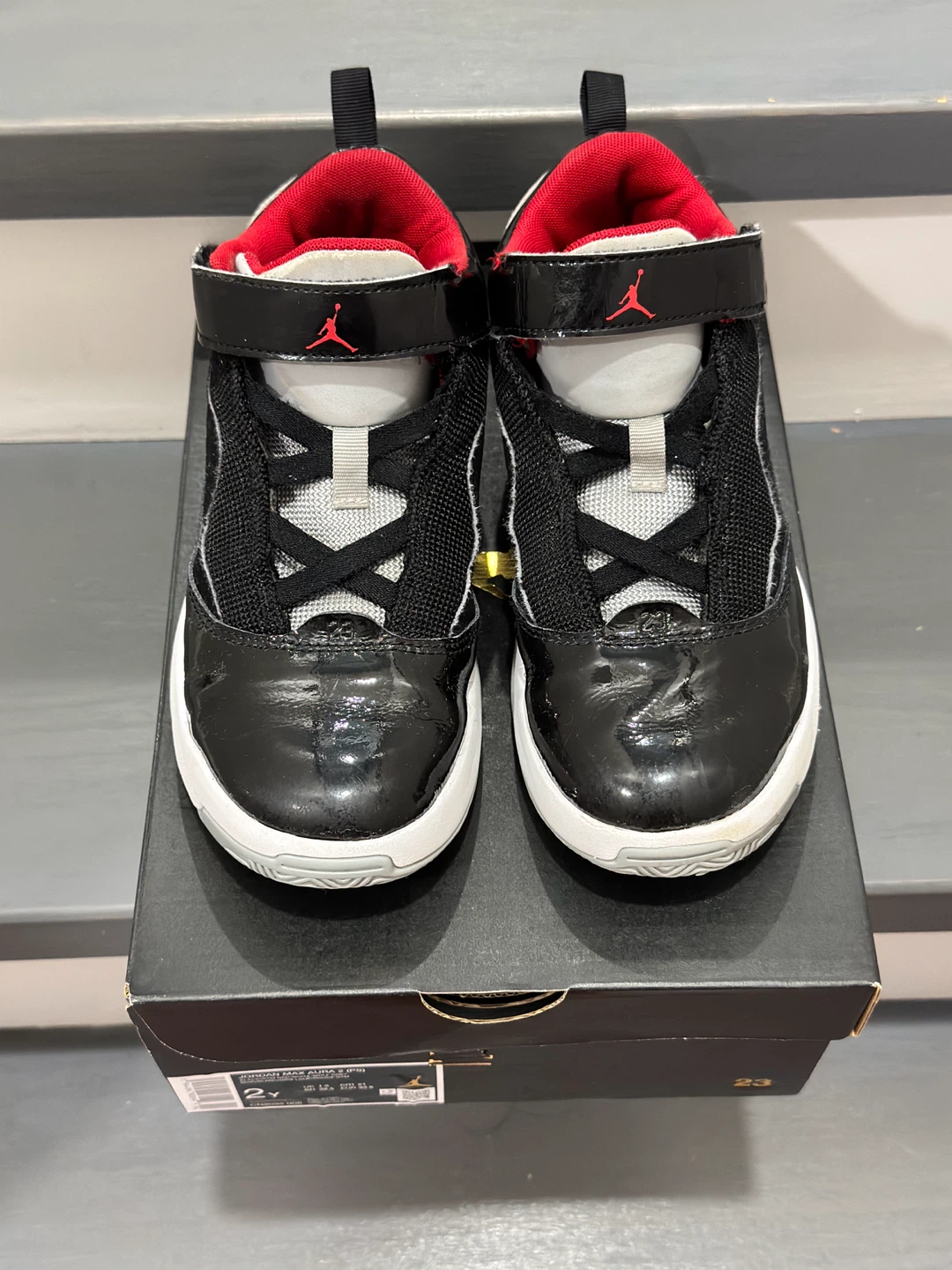 Nike Jordan aura two size 2Y - photo 2
