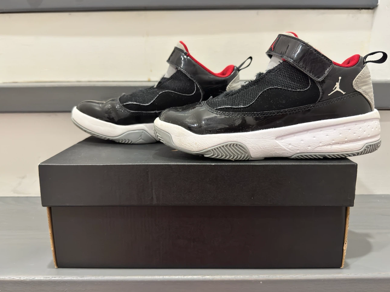 Nike Jordan aura two size 2Y - photo 4