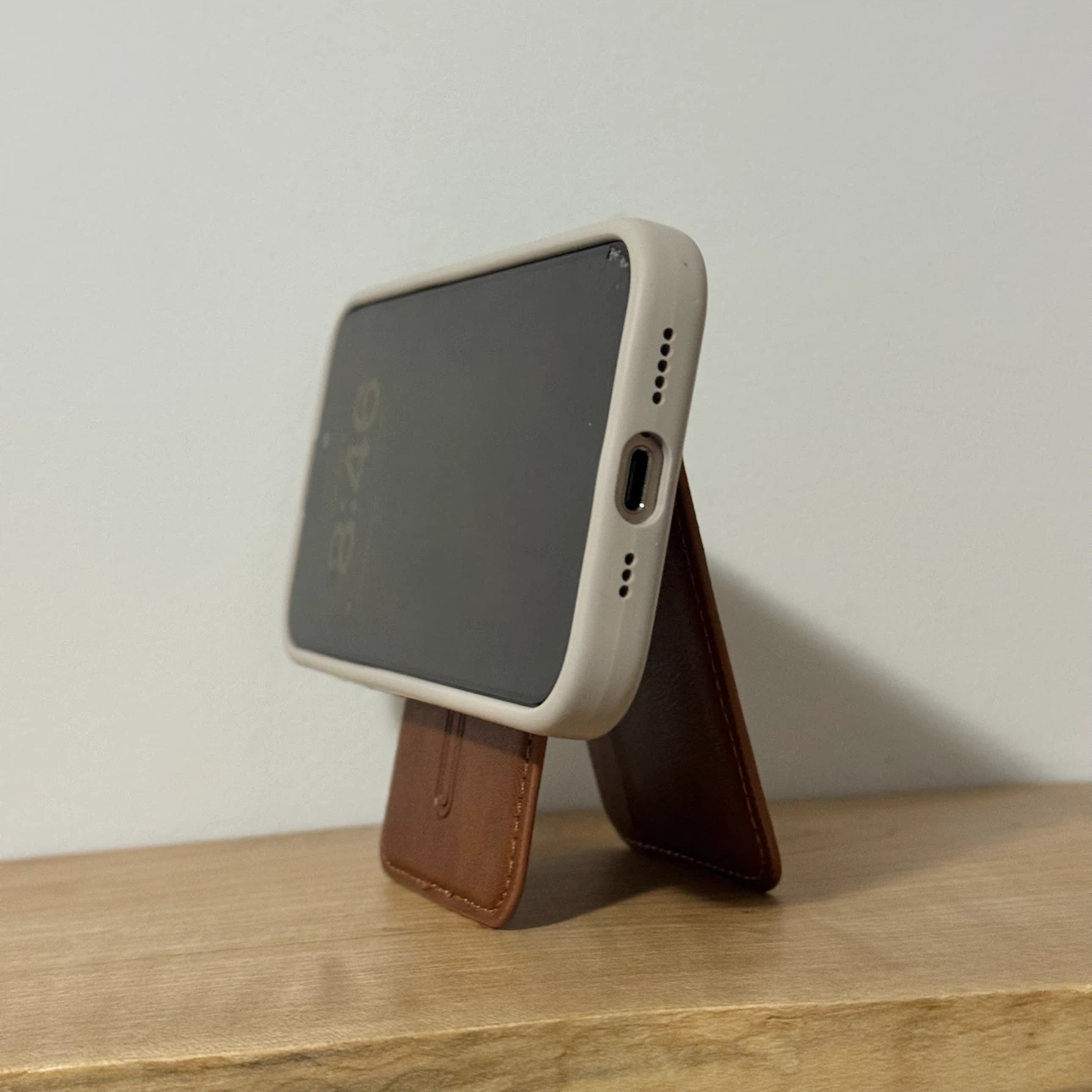 MagSafe Magnetic Wallet and Stand