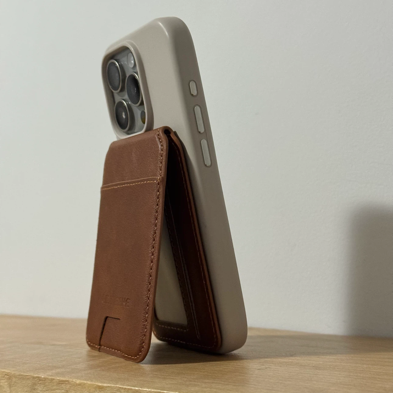 MagSafe Magnetic Wallet and Stand - photo 3