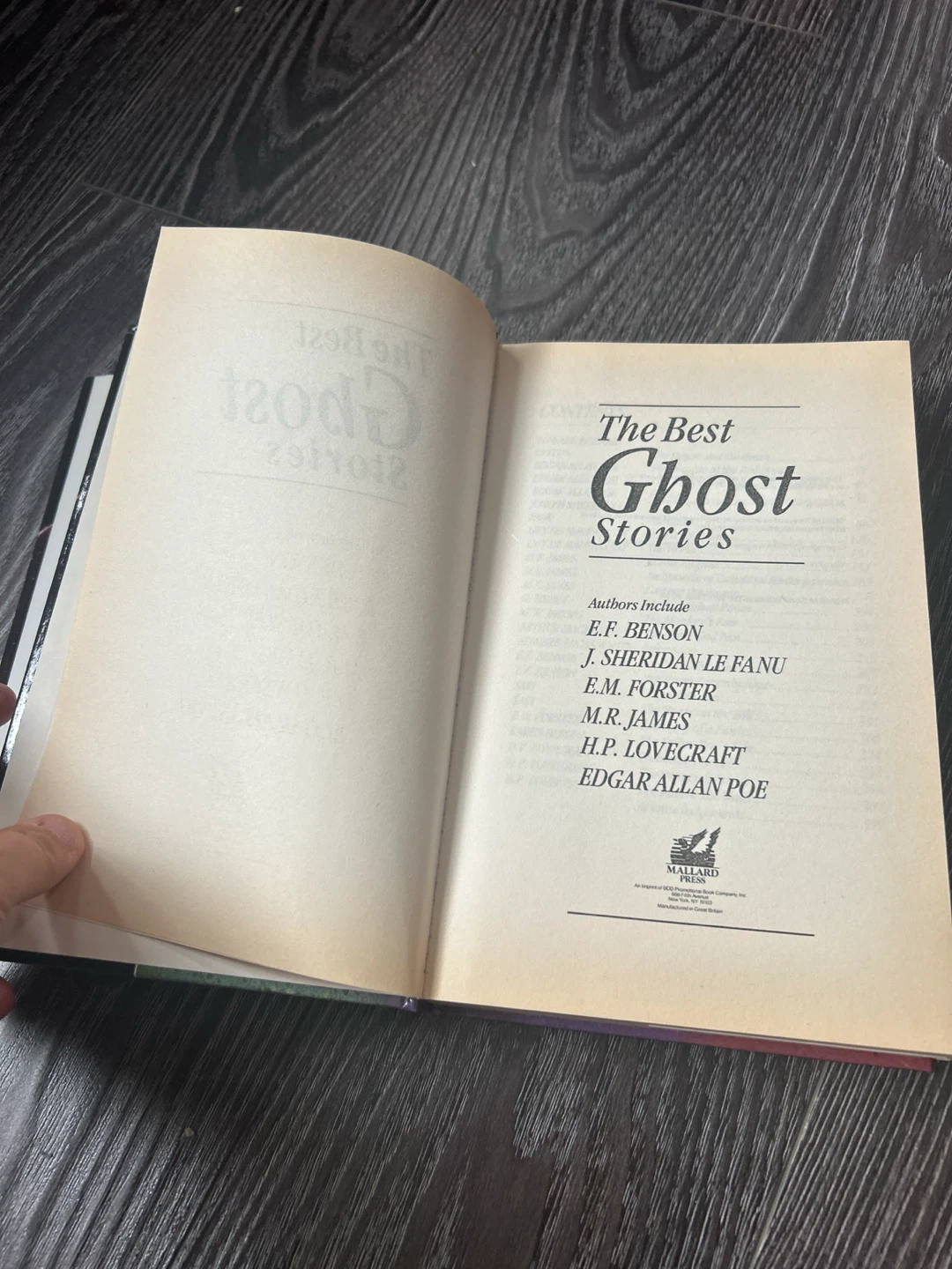 The best ghost stories hard cover book - photo 4