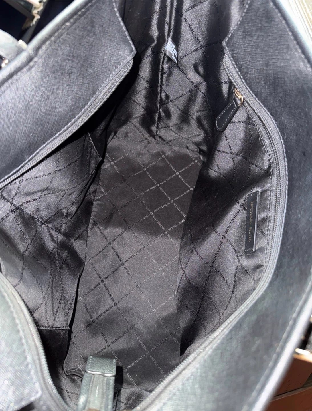 Michael Kors Black Tote Bag - photo 3