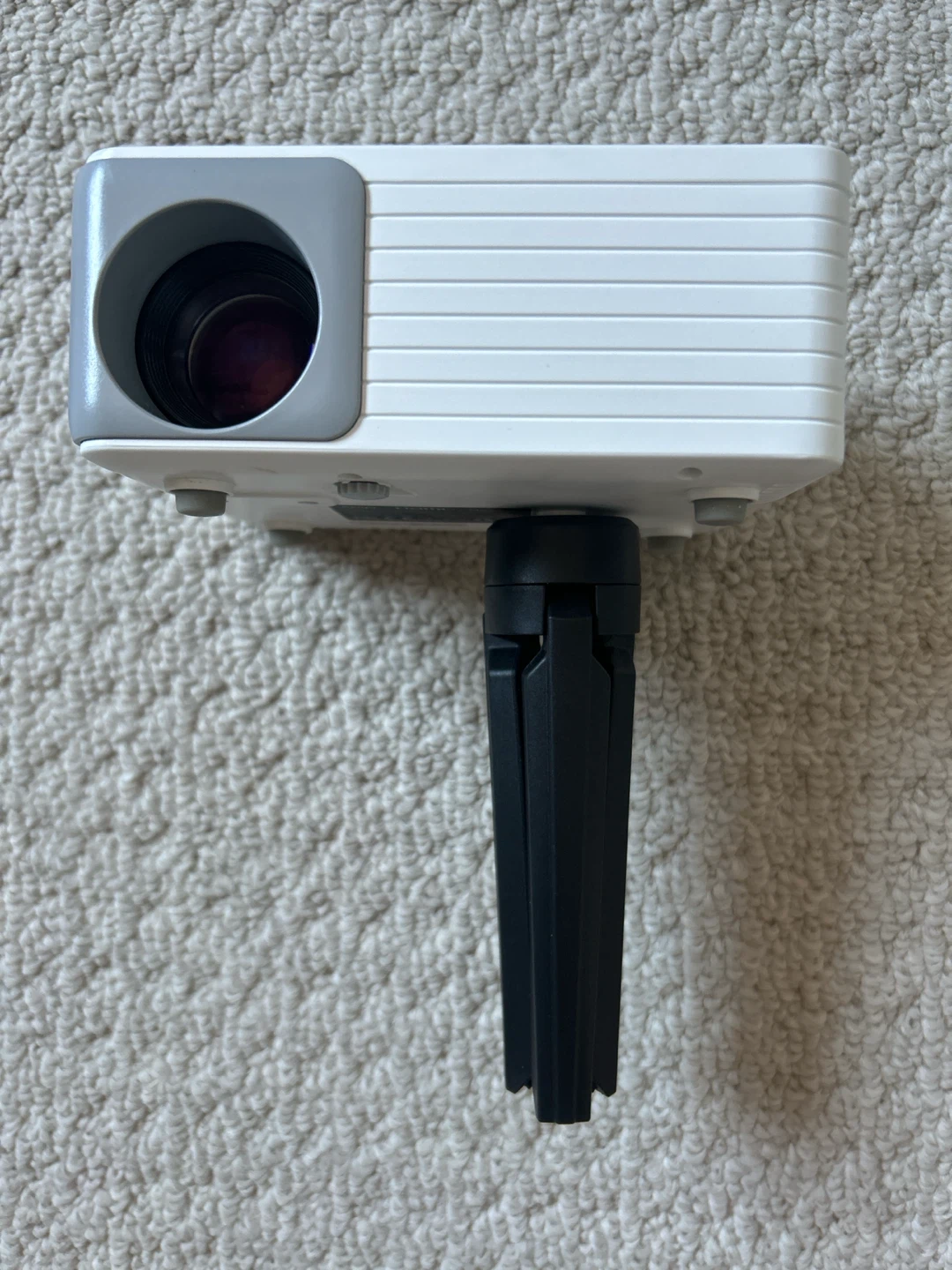 mini projector - photo 3