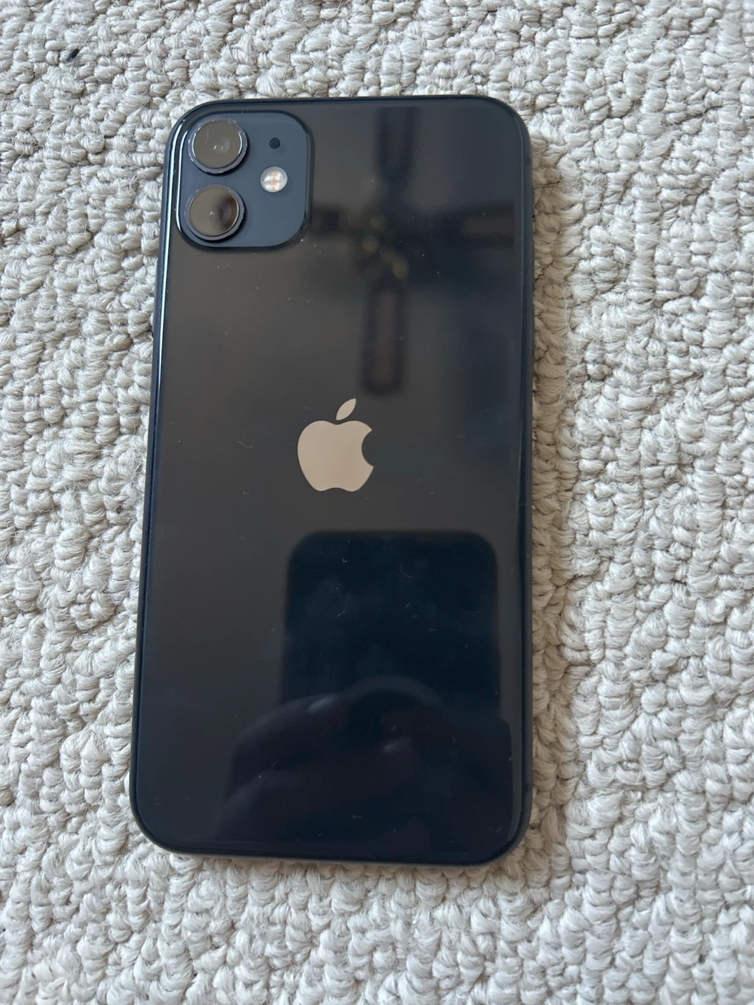iPhone 11 - photo 3