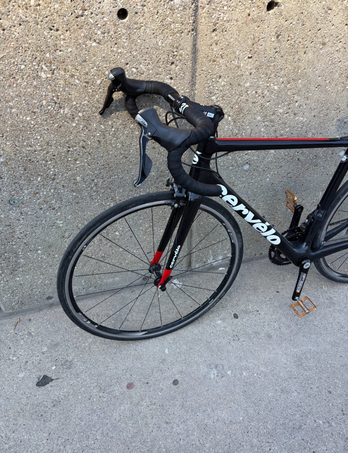 Cervélo R2 Road Bike — Carbon Fork, 3T Ergonova Handlebars - photo 2