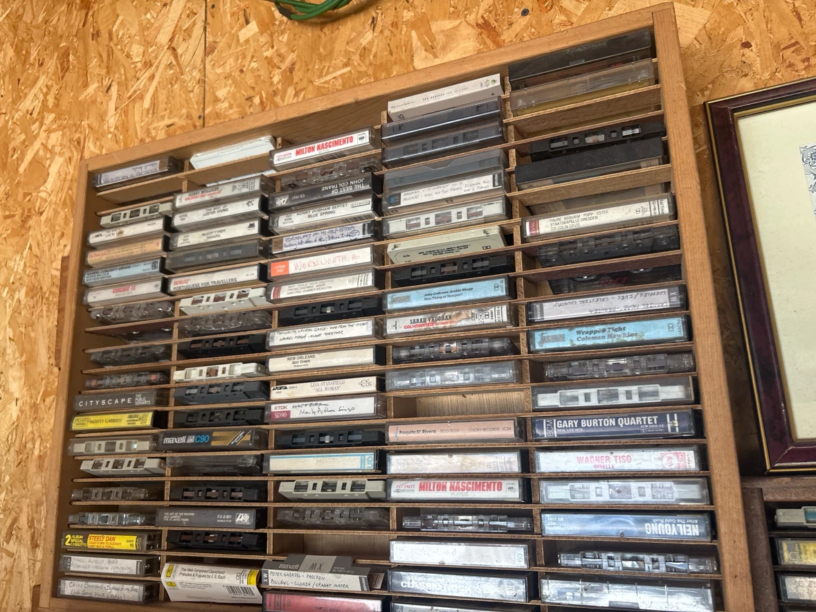 Cassette tapes and 3 holders and tape stereo - photo 2