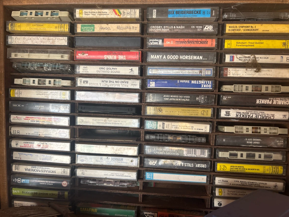Cassette tapes and 3 holders and tape stereo - photo 3
