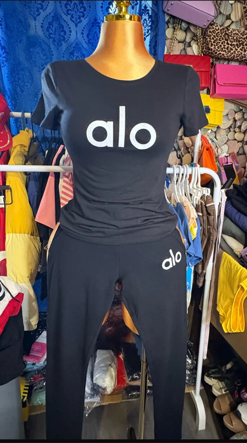 Alo Yoga Black T-Shirt and Pants Set