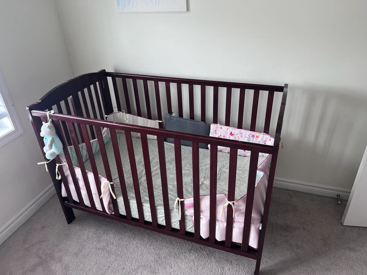 Wooden Baby Crib with Mattres