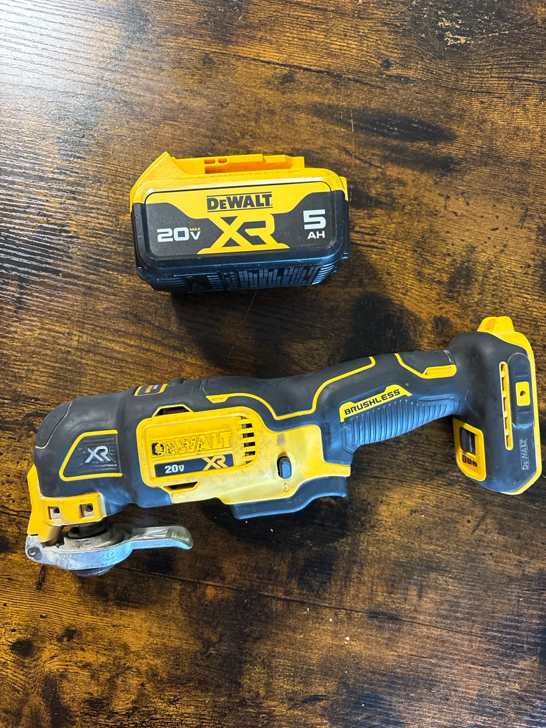 DeWalt Oscillating Multi-Tool with 20V 5.0Ah Battery