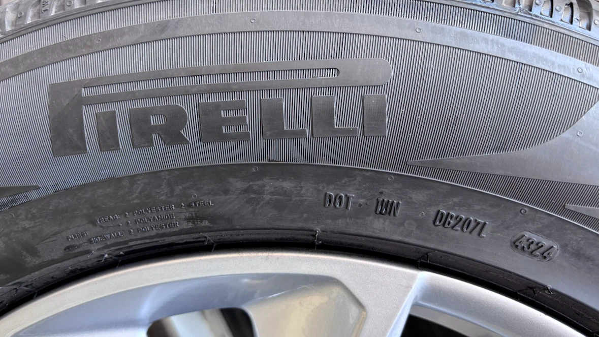 275 60R20 PIRELLI SCORPION ALL SEASON TYRES ON CHEVYSILVERADO - photo 2