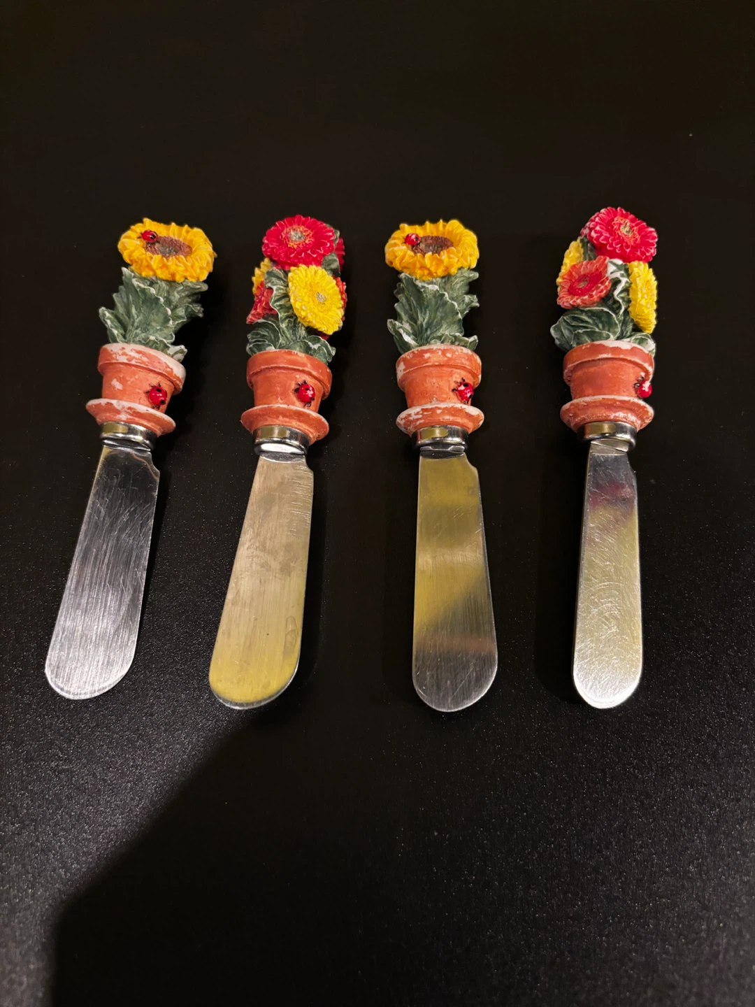 Set of 4 Boston Spreader Knives