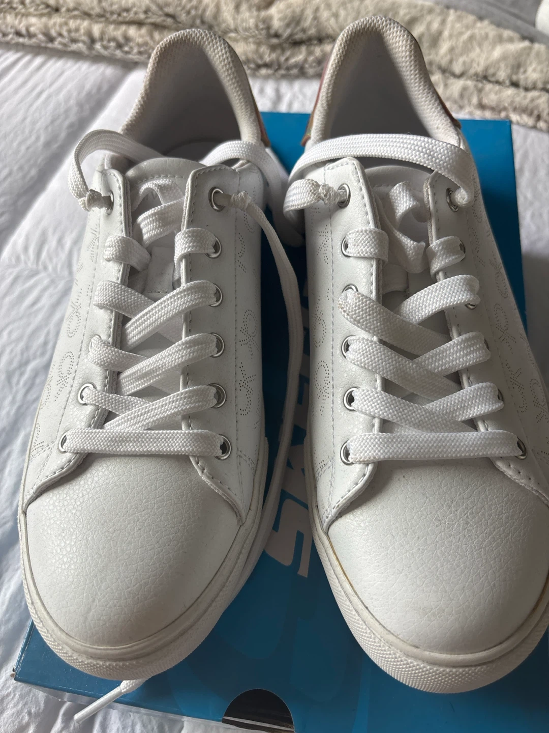 Calvin Klein White Sneakers Size 8 - photo 3
