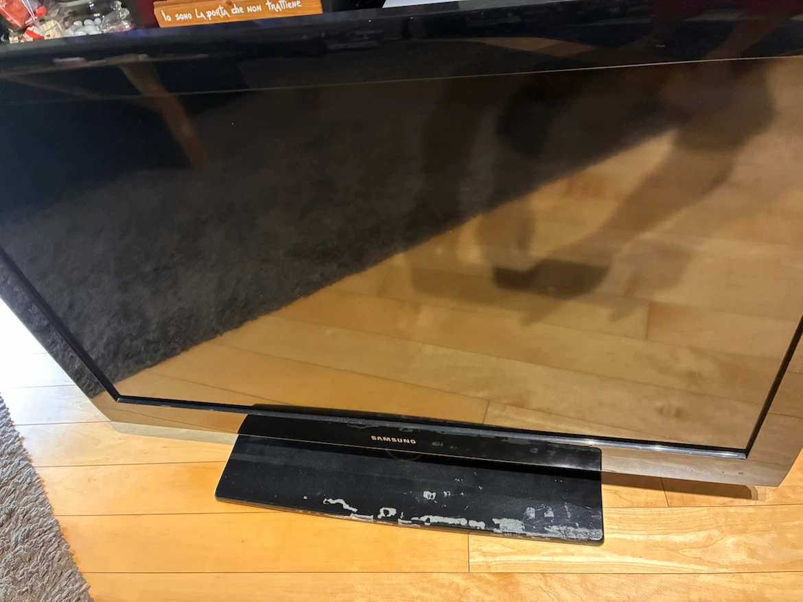 Samsung Flat Screen TV 42inch - photo 2
