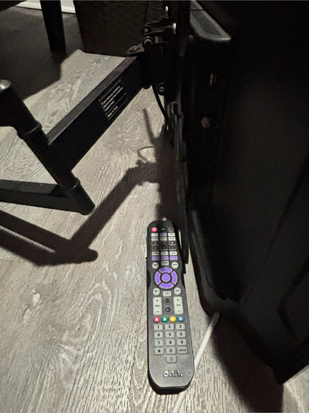 32” Onn Roku TV - photo 3