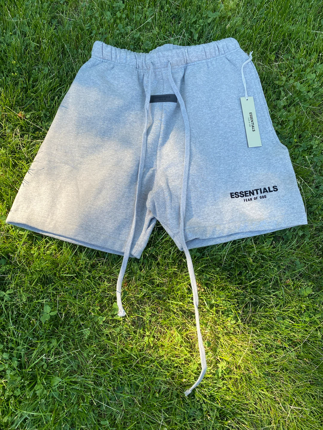 Fear of God Essentials Sweat Shorts – Grey – Size medium