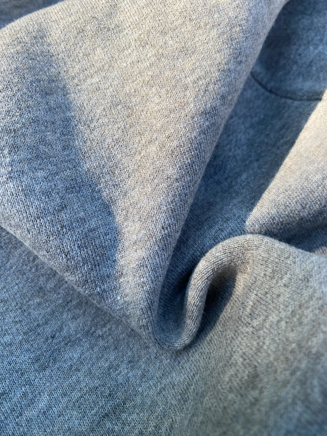 Fear of God Essentials Sweat Shorts – Grey – Size medium - photo 4