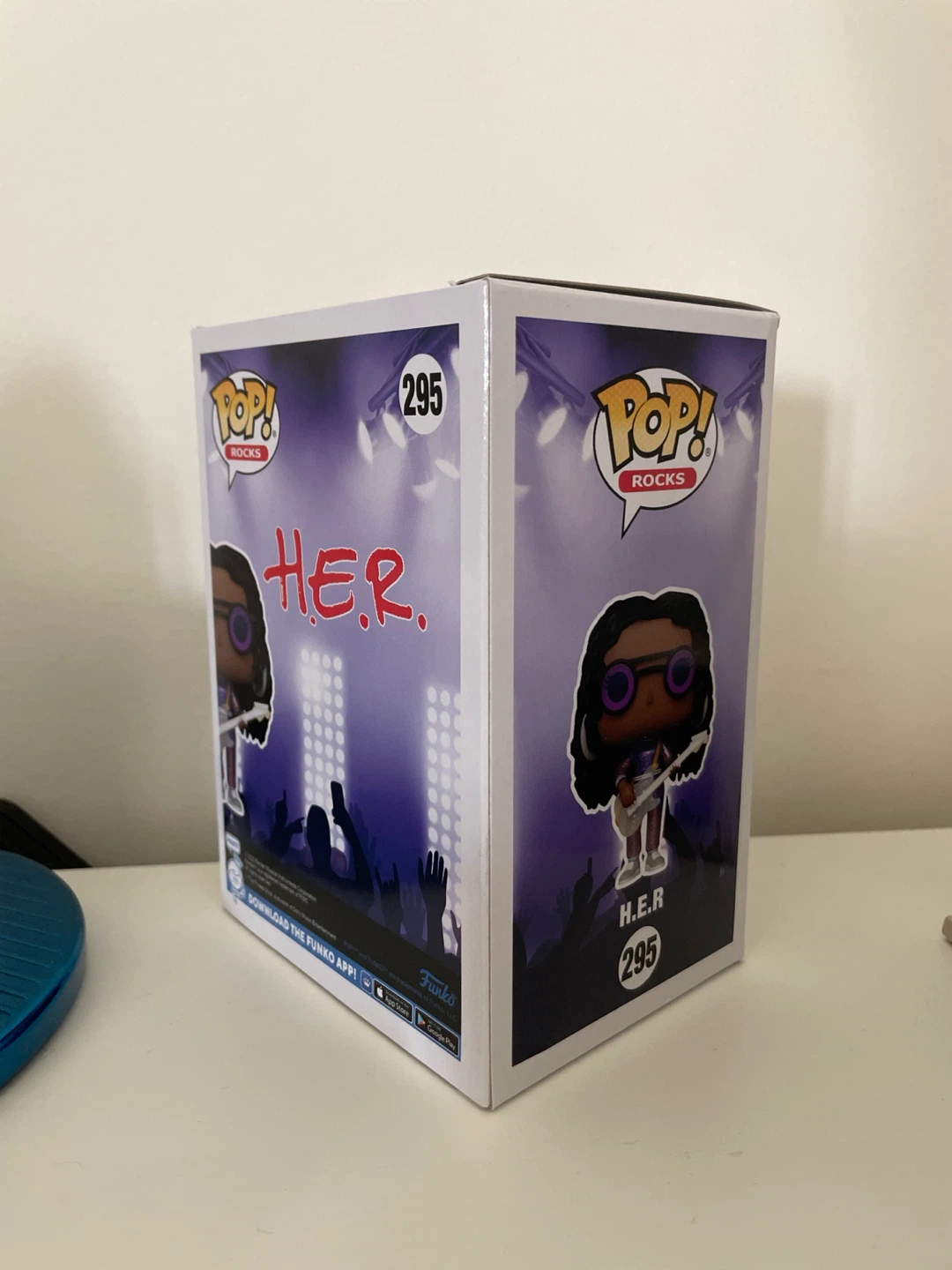 Funko Pop! Rocks H.E.R. Vinyl Figure #295 - photo 2