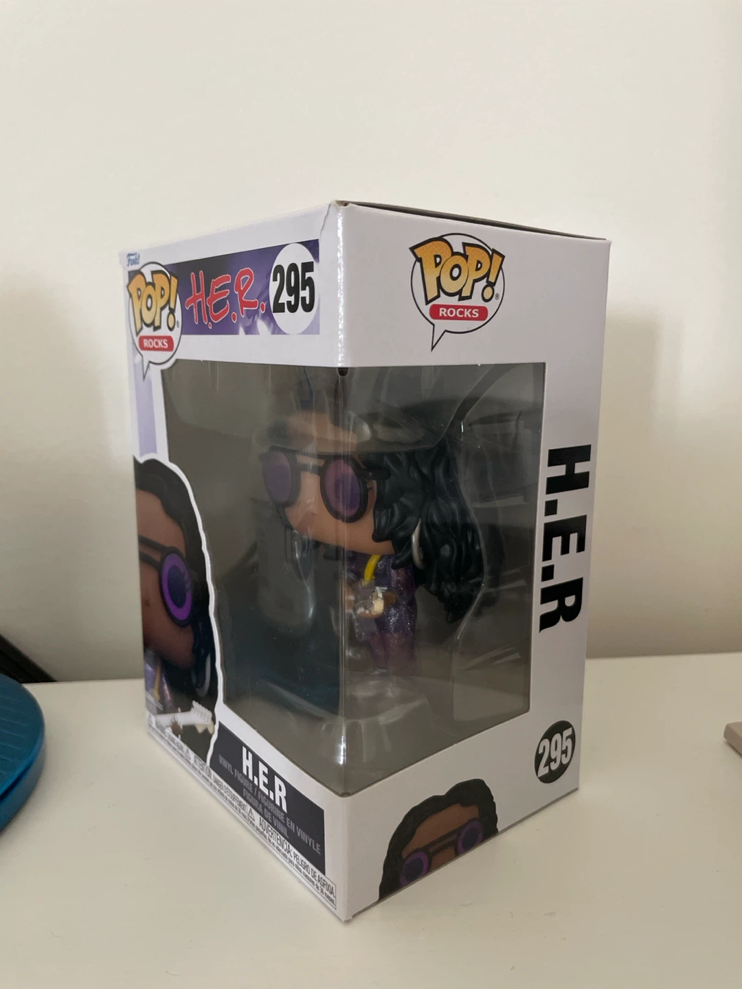 Funko Pop! Rocks H.E.R. Vinyl Figure #295 - photo 3