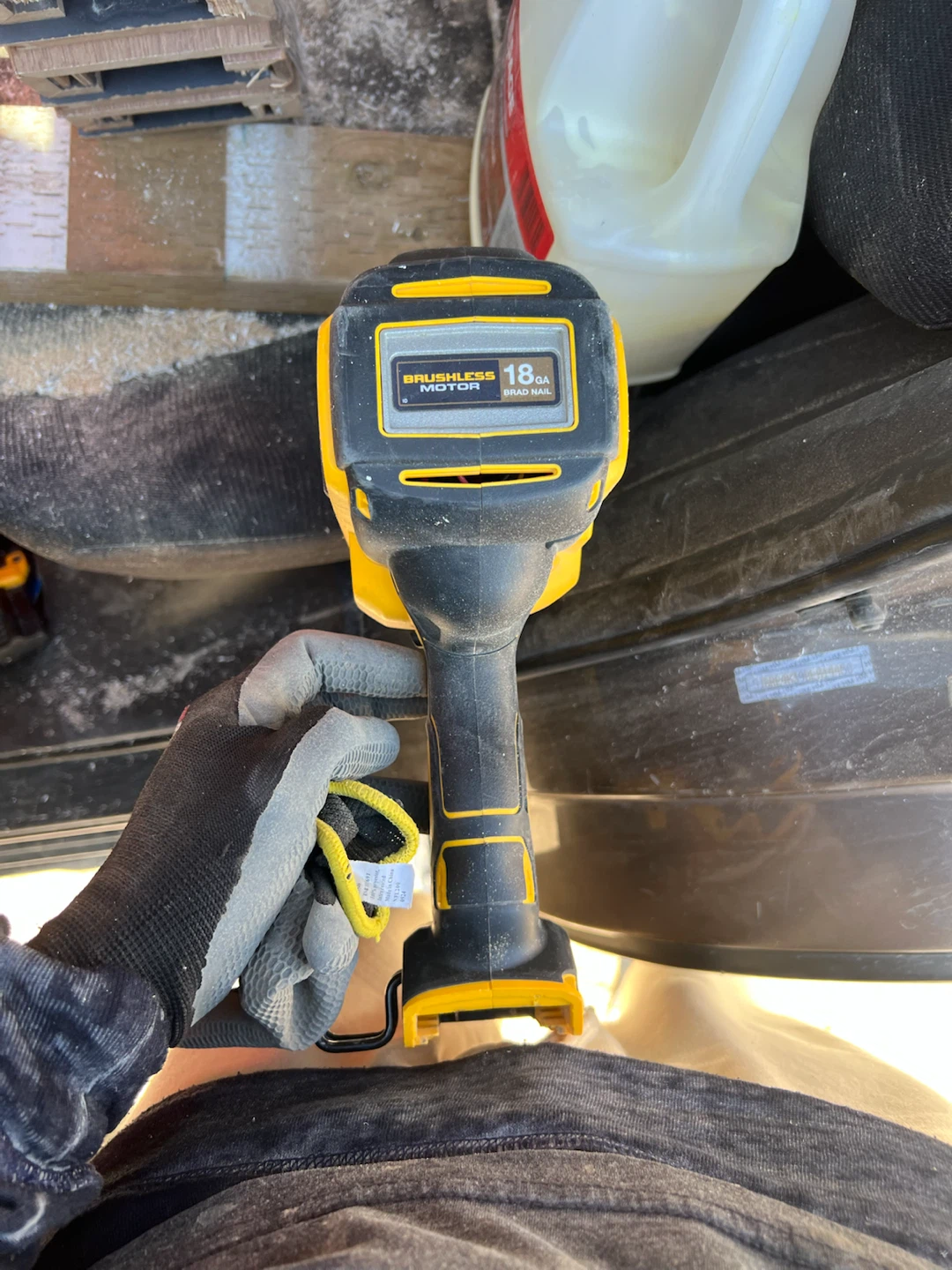 DeWalt 20V XR Brushless 18-Gauge Brad Nailer