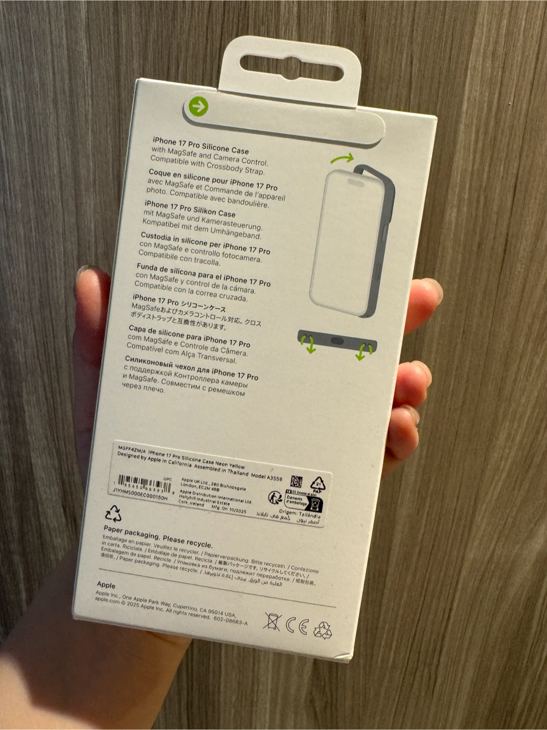 Apple iPhone 17 Pro Silicone Case - Neon Yellow - photo 2