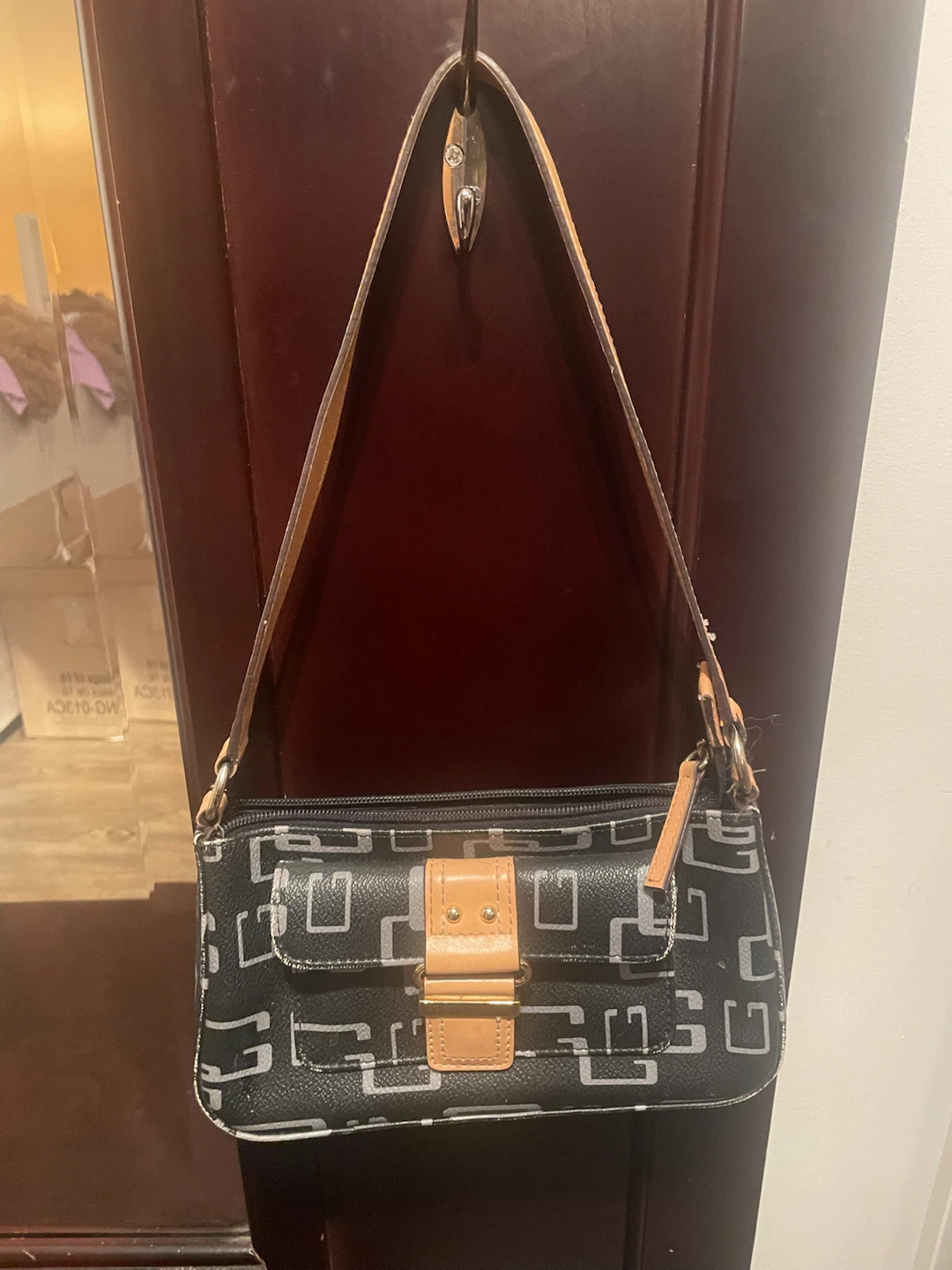 Guess Shoulder Bag