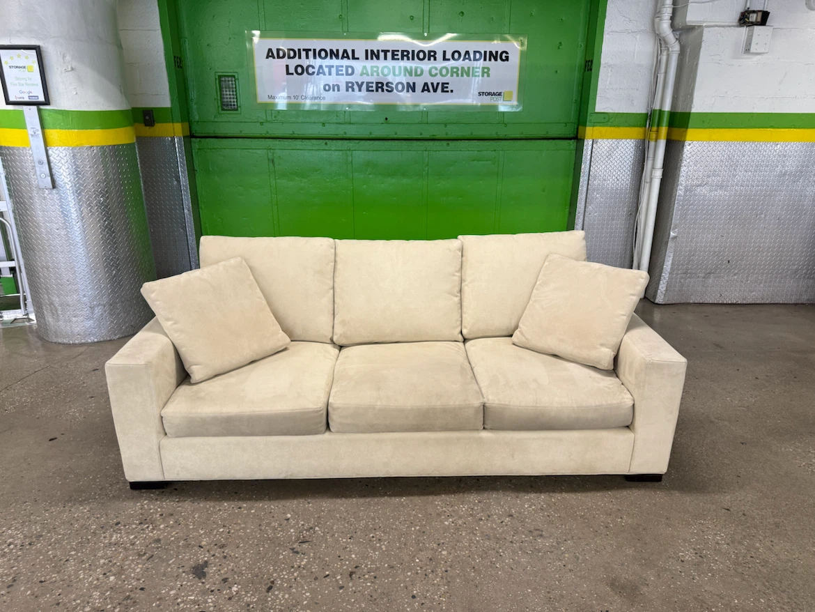 Room&Board Metro Sofa (88”) – Desmond– FREE DELIVERY